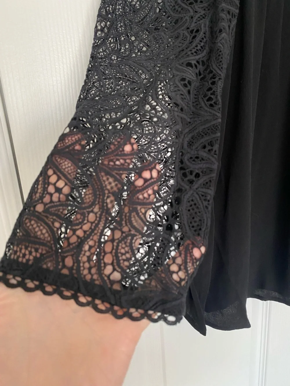 Anthropologie Moulinette Soeurs Black Lace Yoke & Sleeve Blouse Size 12 - Picture 5 of 14